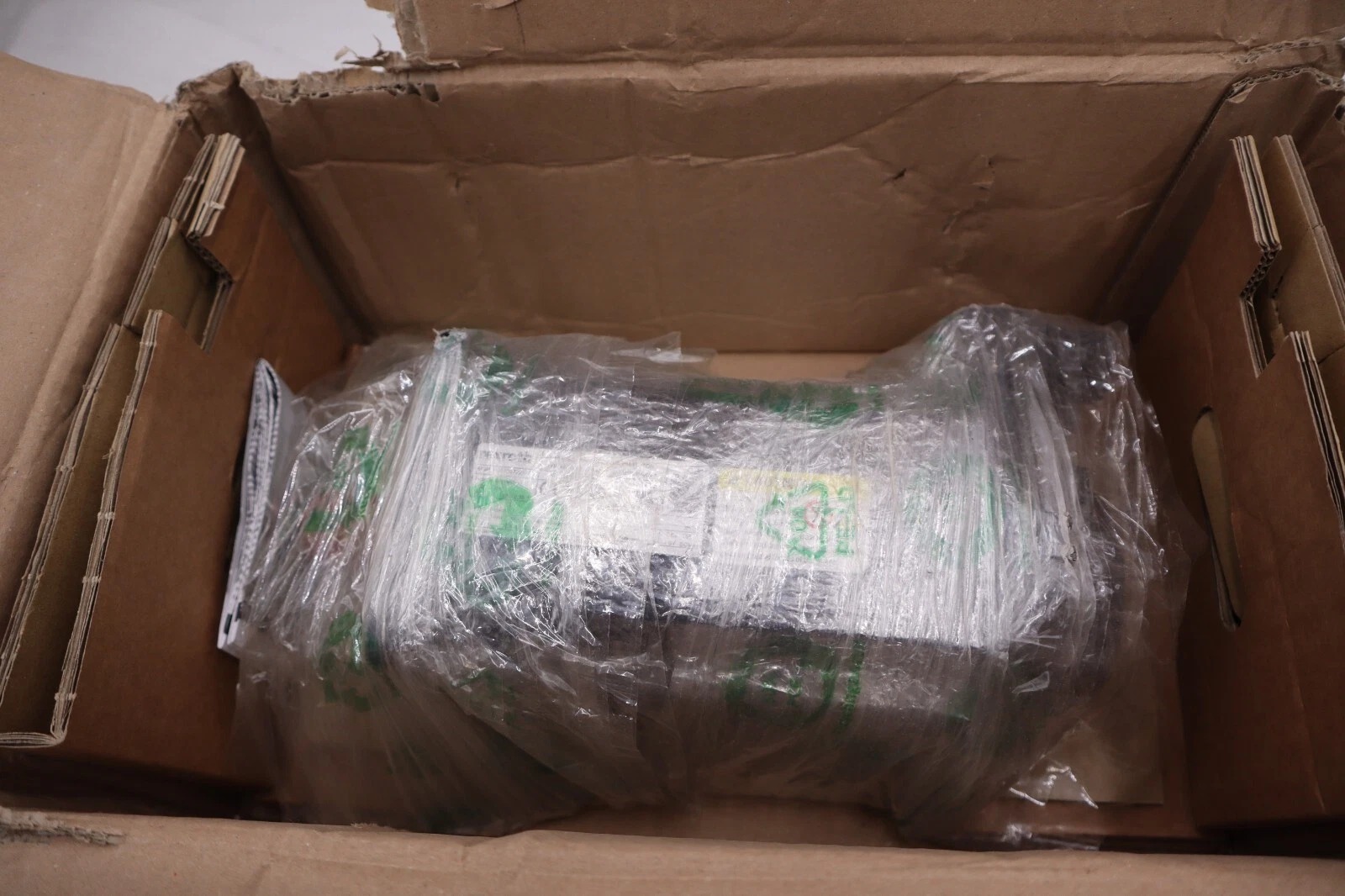 Rexroth MSK060C-0300-NN-M1-UP0-NNNN Servo Motor - Image 2