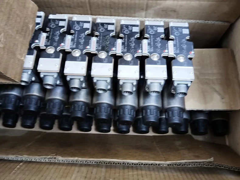 Rexroth Proportional Directional Valve R900955784