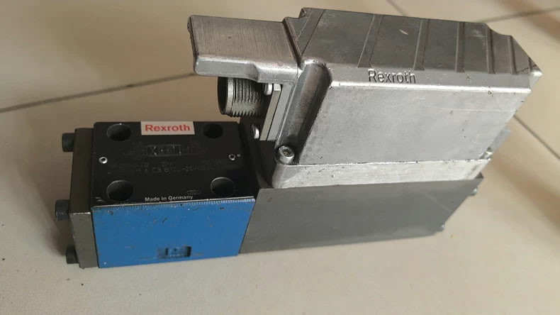 Rexroth 4WRPEH 6 C3 B12L-20/G24K0/F1M Electro-Hydraulic Proportional Directional Valve - Image 5
