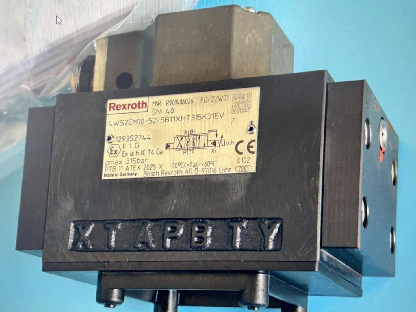 Rexroth Servo Directional Valve R901406026 4WS2EM1 - Image 2