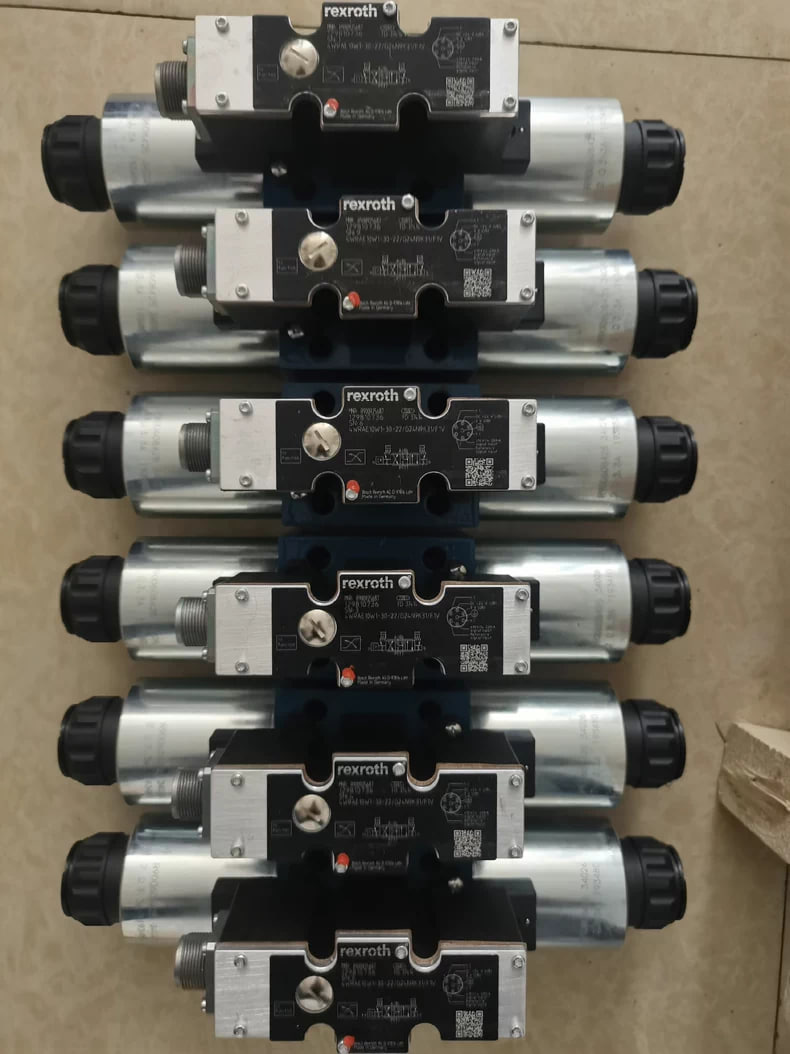 Rexroth Proportional Directional Valve 4WRAE10W1-30-2X/G24N9K31/F1V (R900925687)