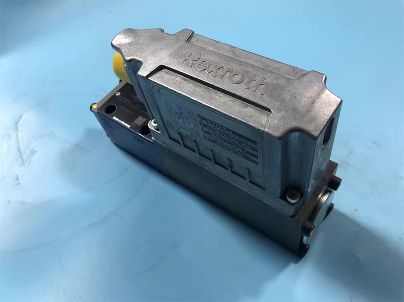 Rexroth Proportional Valve R901382354 4WRPEH6CB40L-3X/M/24F1 - Image 4