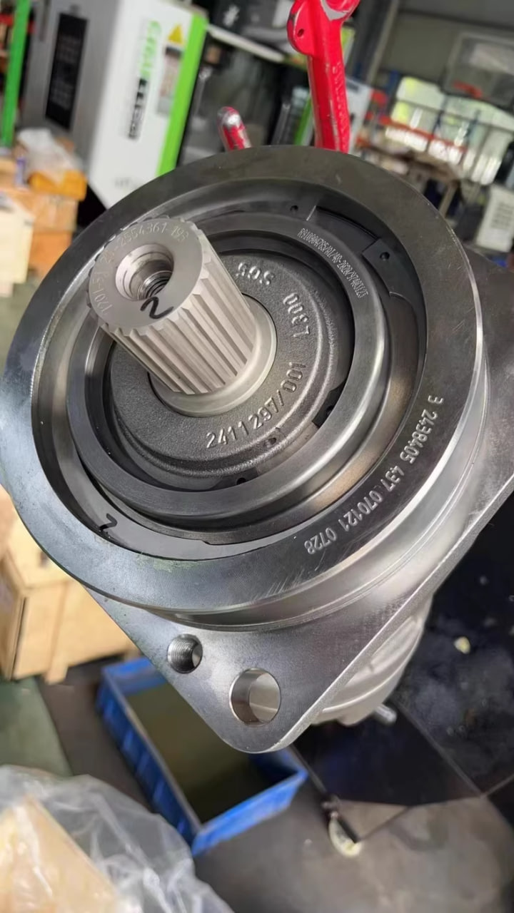 Rexroth Hydraulic Motor R910915383 A2FM250/60W-VZB010 — High-Performance Variable Displacement Axial Piston Motor - Image 2